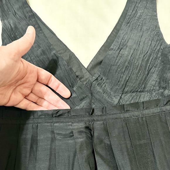 Gap Beautiful Sleeveless Fit & Flare LBD, Silk Blend, Fully Lined Midi Dress- 10 - Picture 12 of 17